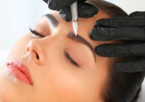 MAQUILLAGE PERMANENT SOURCILS À LILLE
