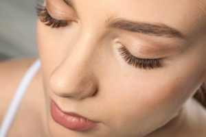 Maquillage dans votre salon d'esthétique près de Gravelines (Loon-Plage)